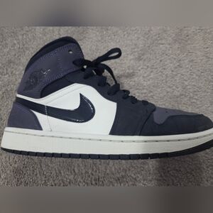 Jordan Athletic Shoes in Black and White